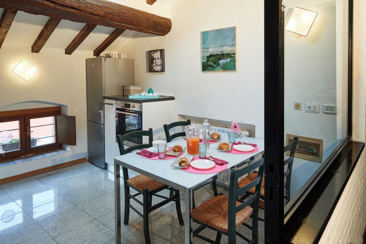 La Casa di Giulia-Family Apartment Parma Bagian luar foto